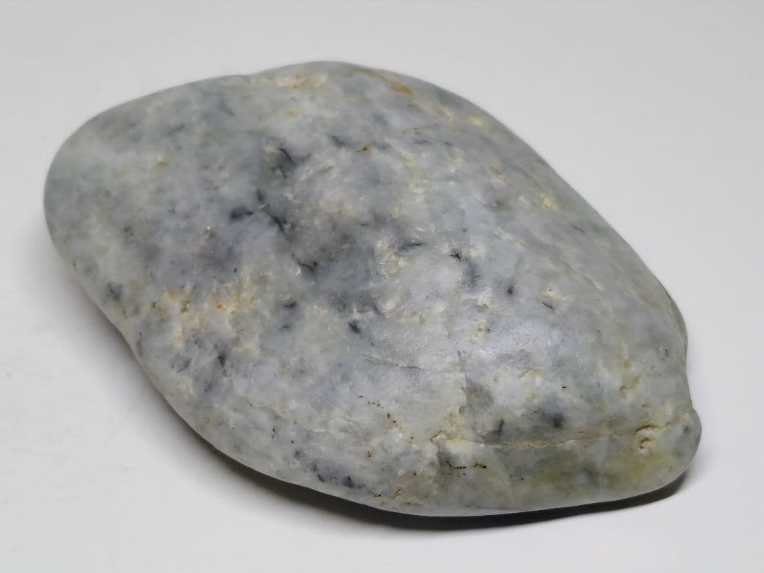 糸魚川134 翡翠 378g ヒスイ 原石 鑑賞石 自然石 誕生石 鉱物 鉱石