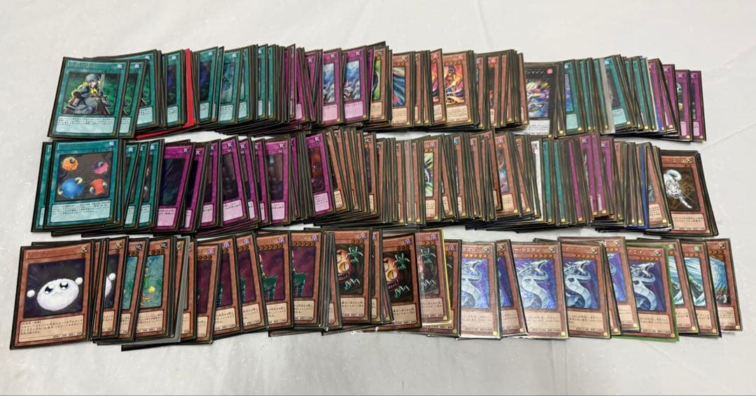 遊戯王カード　ゴールド関連のみ合計692枚　GS01〜6 GDB1 GP16