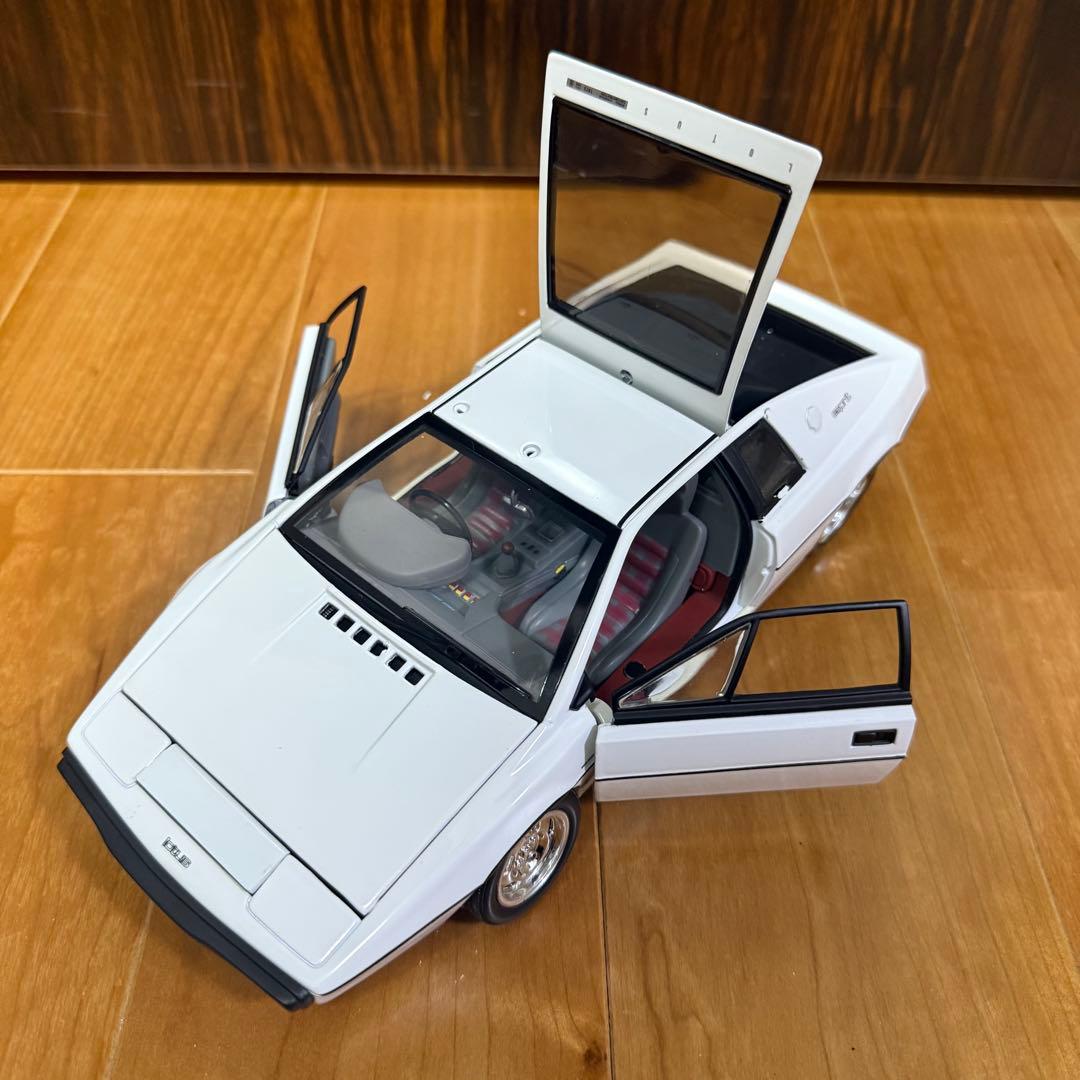 007ロータスエスプリ ボンドカー JOYRIDE 1/18