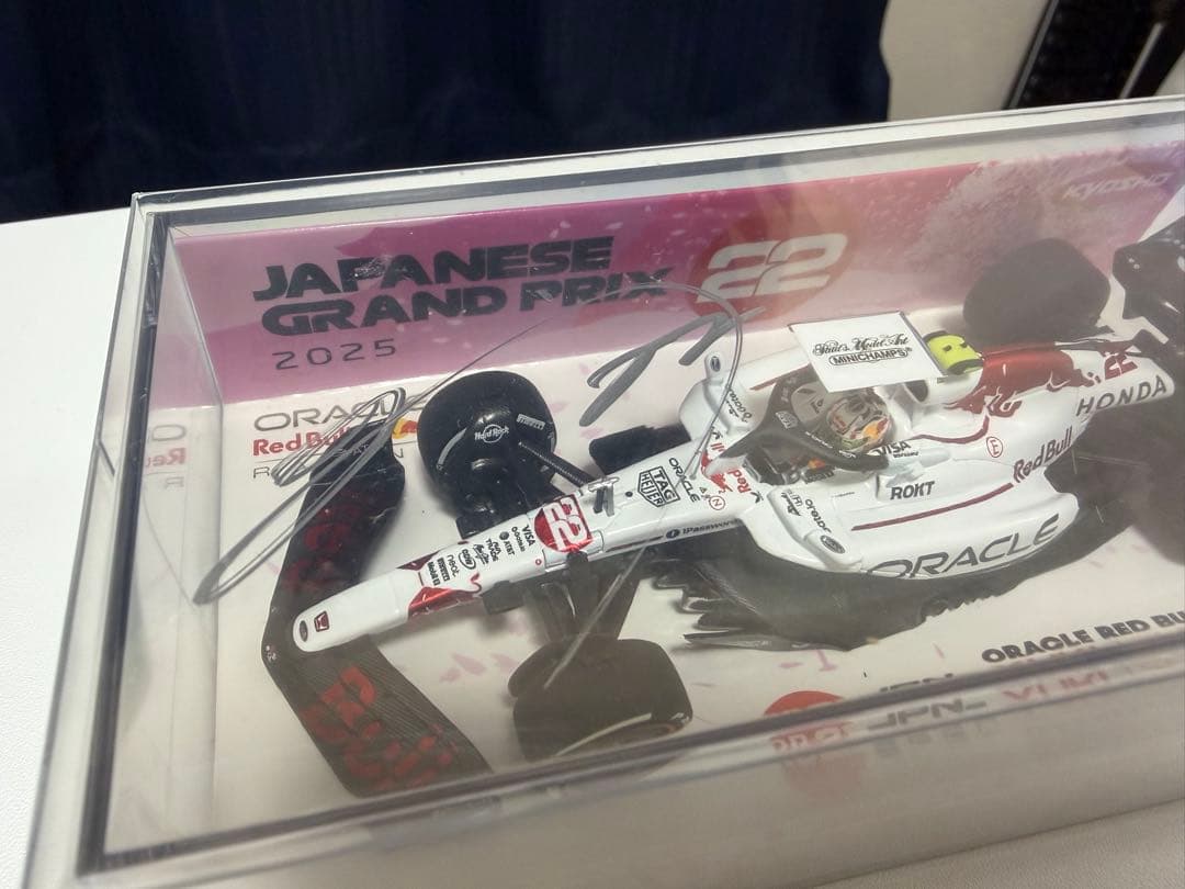 直筆サイン入り F1 角田裕毅 選手 2025 日本GP 1/43スケールモデル