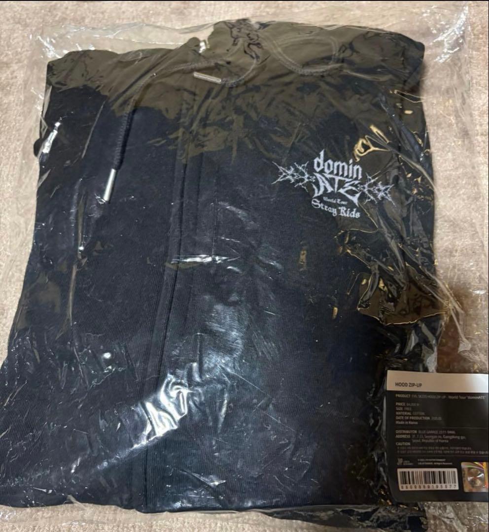 Stray Kids スキズ dominATE闇ZOOフーディーパーカー