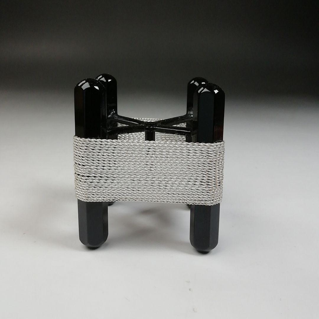 Ｔ９６３　蓋置　『黒漆　銀線糸巻』『井波慶州 作』　共箱　茶道具