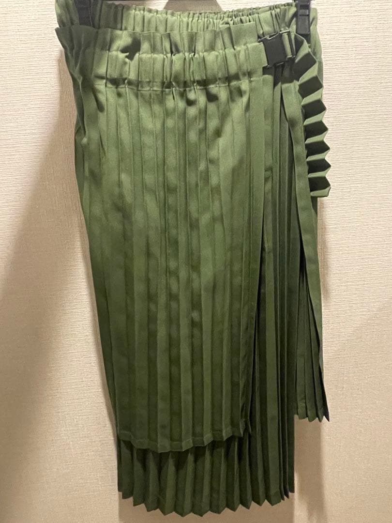 ISSEY MIYAKE プリーツスカート ひざ丈 オリーブグリーン