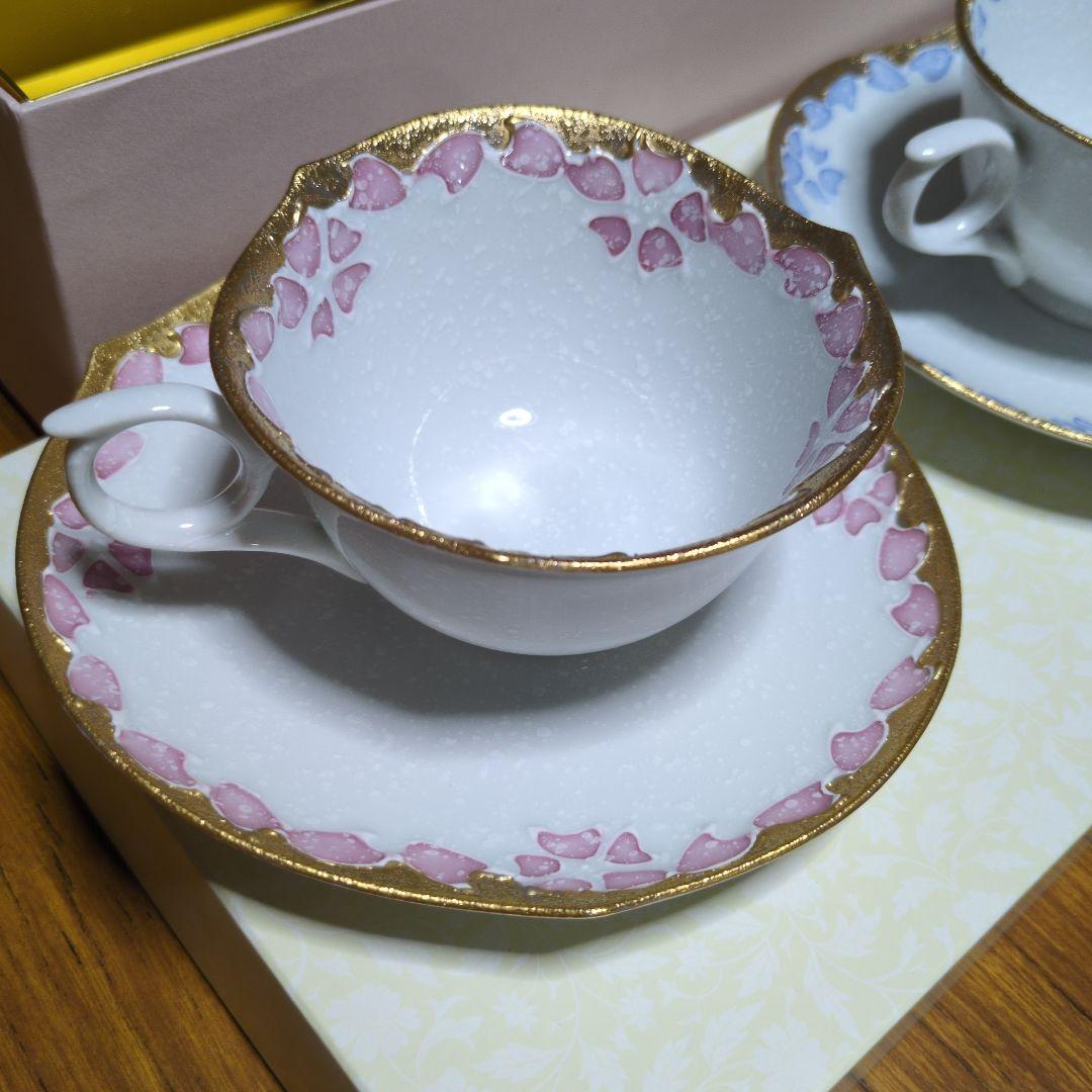 「有田焼 」「文山窯」「 輪花」「カップ＆ソーサー 」金「ピンクブルー」2客
