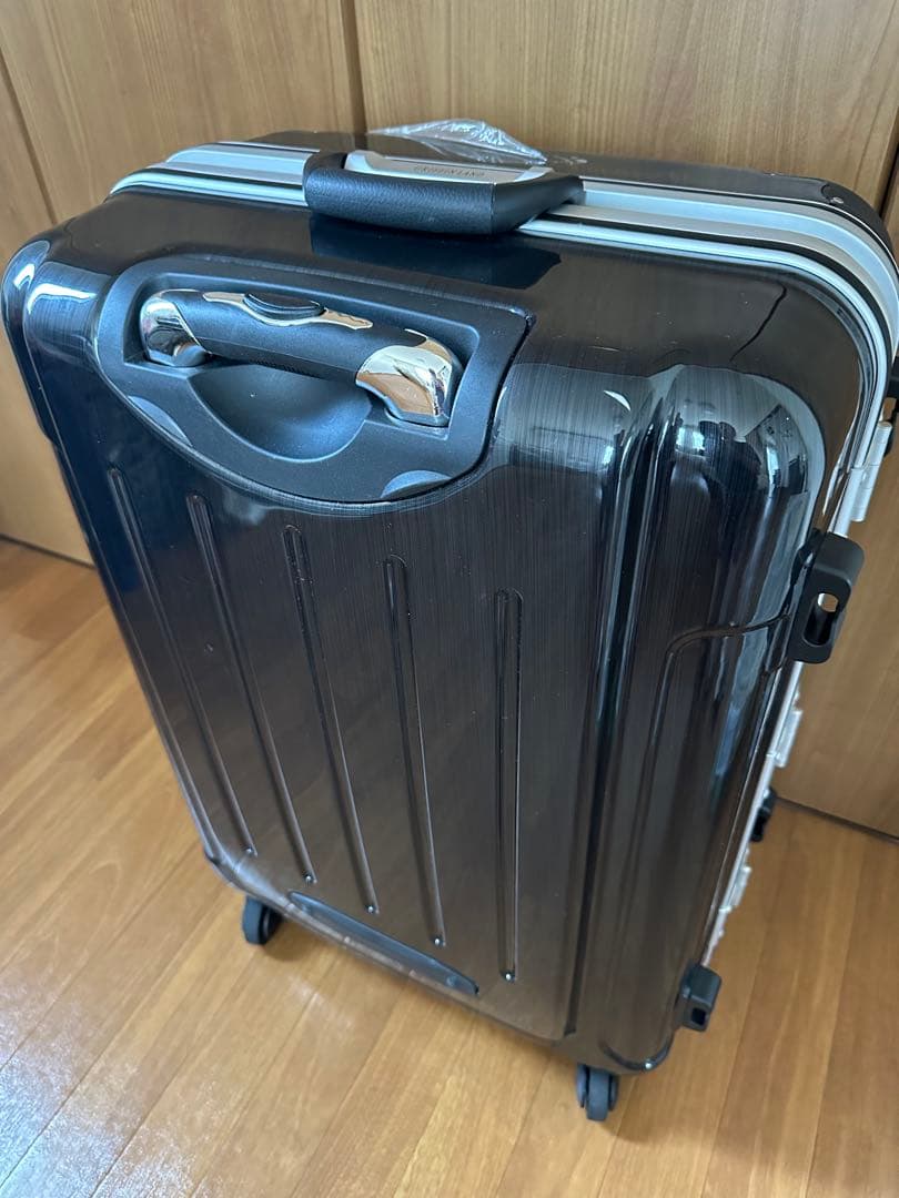 キャリーケース　Lサイズ