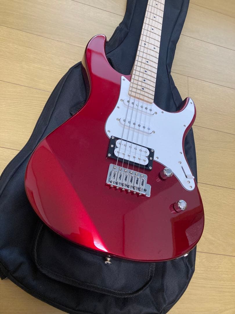 YAMAHA PACIFICA PAC112V パシフィカ　　レッド