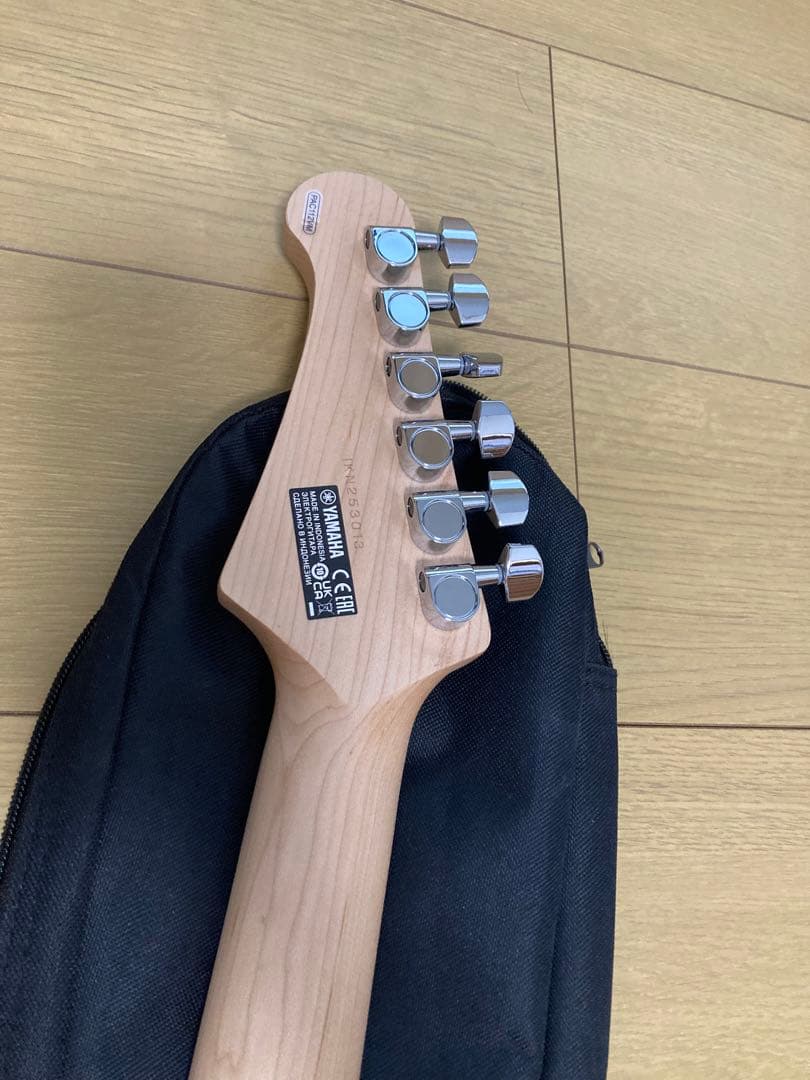 YAMAHA PACIFICA PAC112V パシフィカ　　レッド