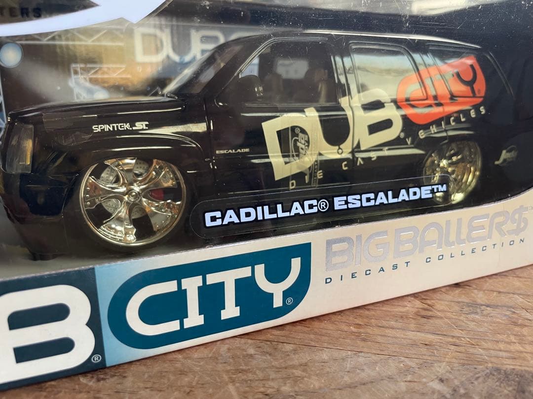 JadaToys未開封DUBCITY Cadillac Escalade1/18