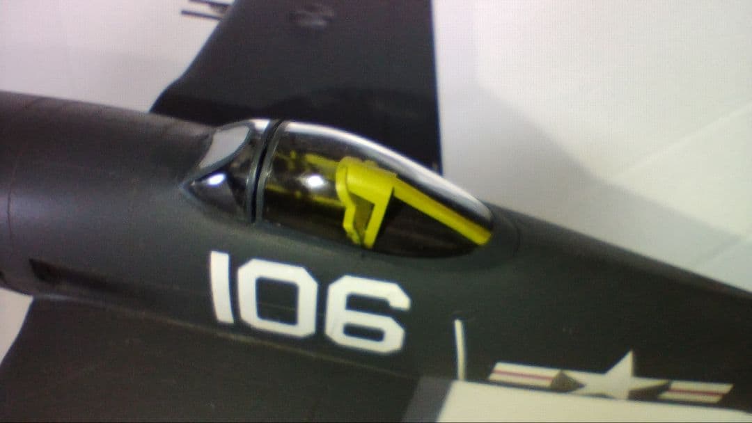 プラモデル完成機　1/48　F8F-1/2「USS Tarawa」