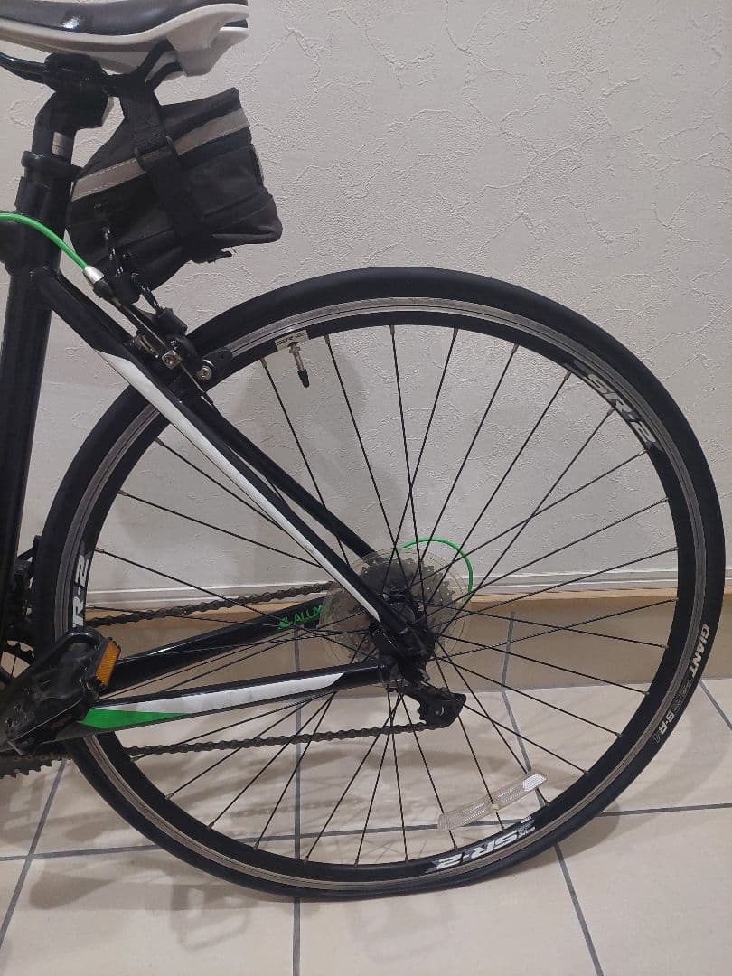 GIANT 「ジャイアント」 CONTEND ロードバイク アルミ　空気入れ