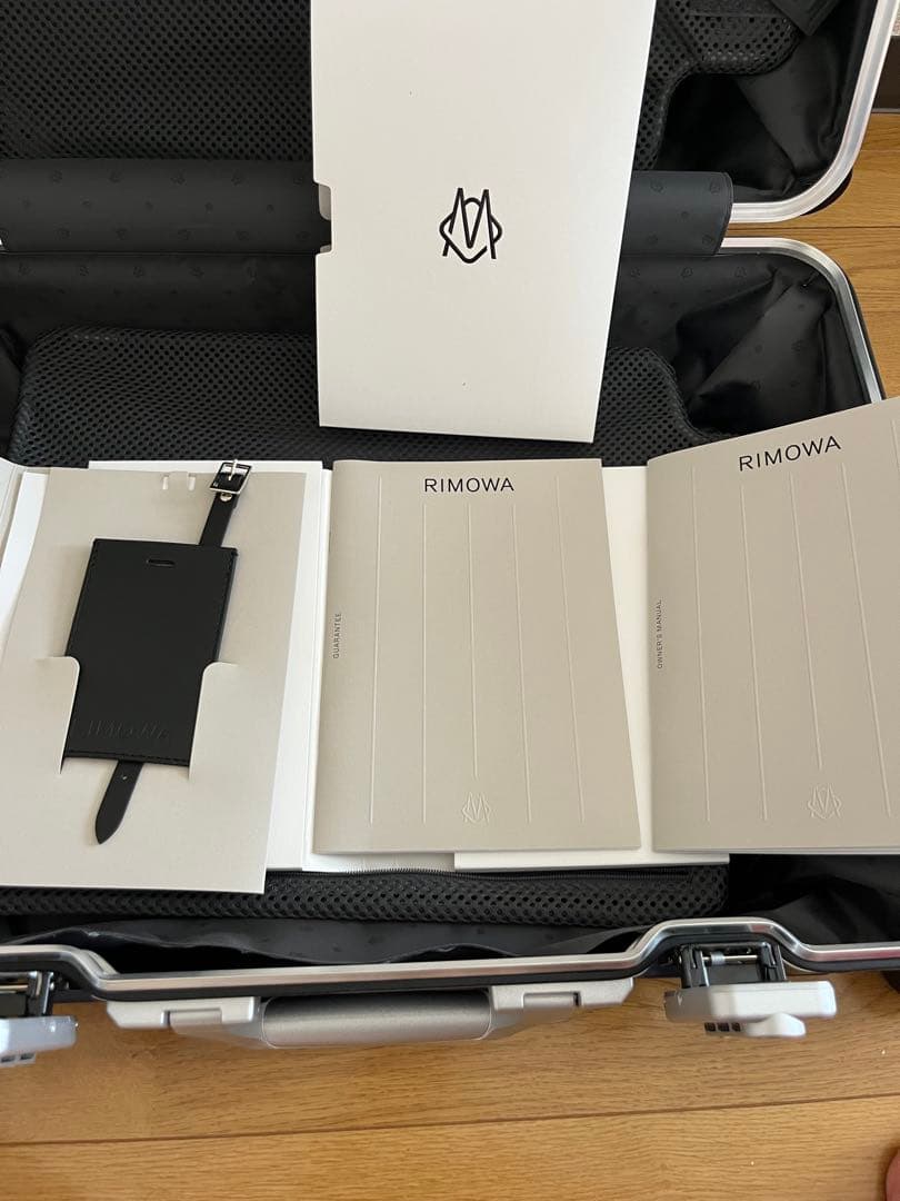 リモワ スーツケース Hybrid 32L 2-3日 Matte Blue