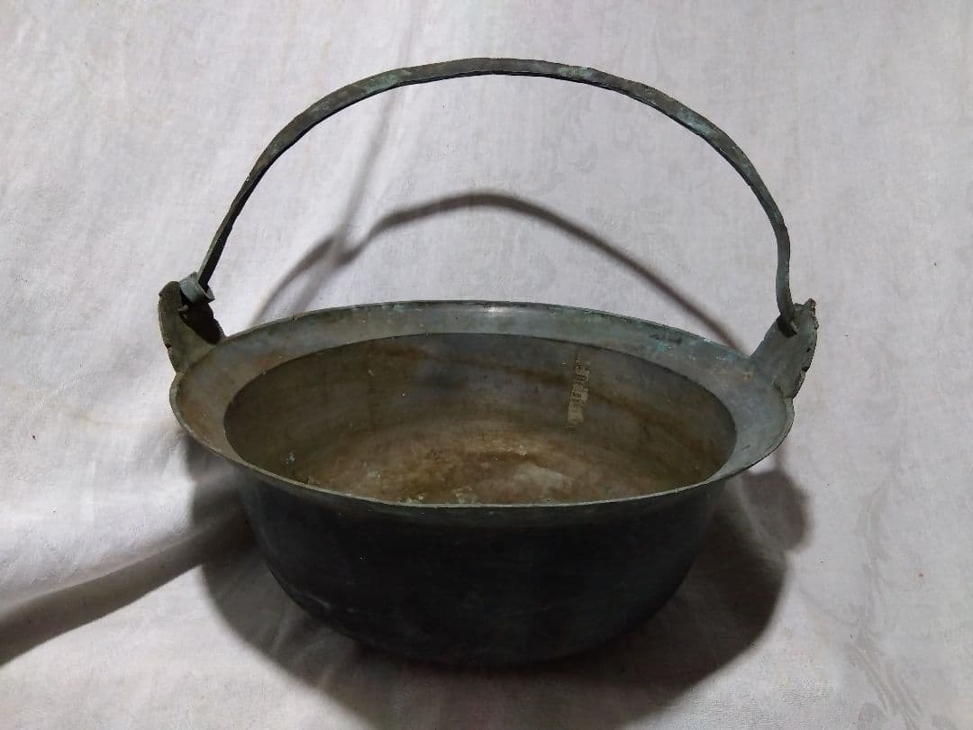 ♪古い真鍮製の鍋　32㌢