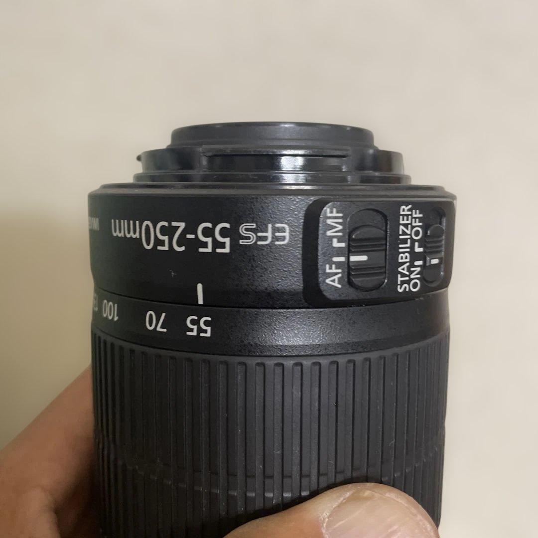 Canonズームレンズ。55〜250mm MACRO 1.1m／3.6ft
