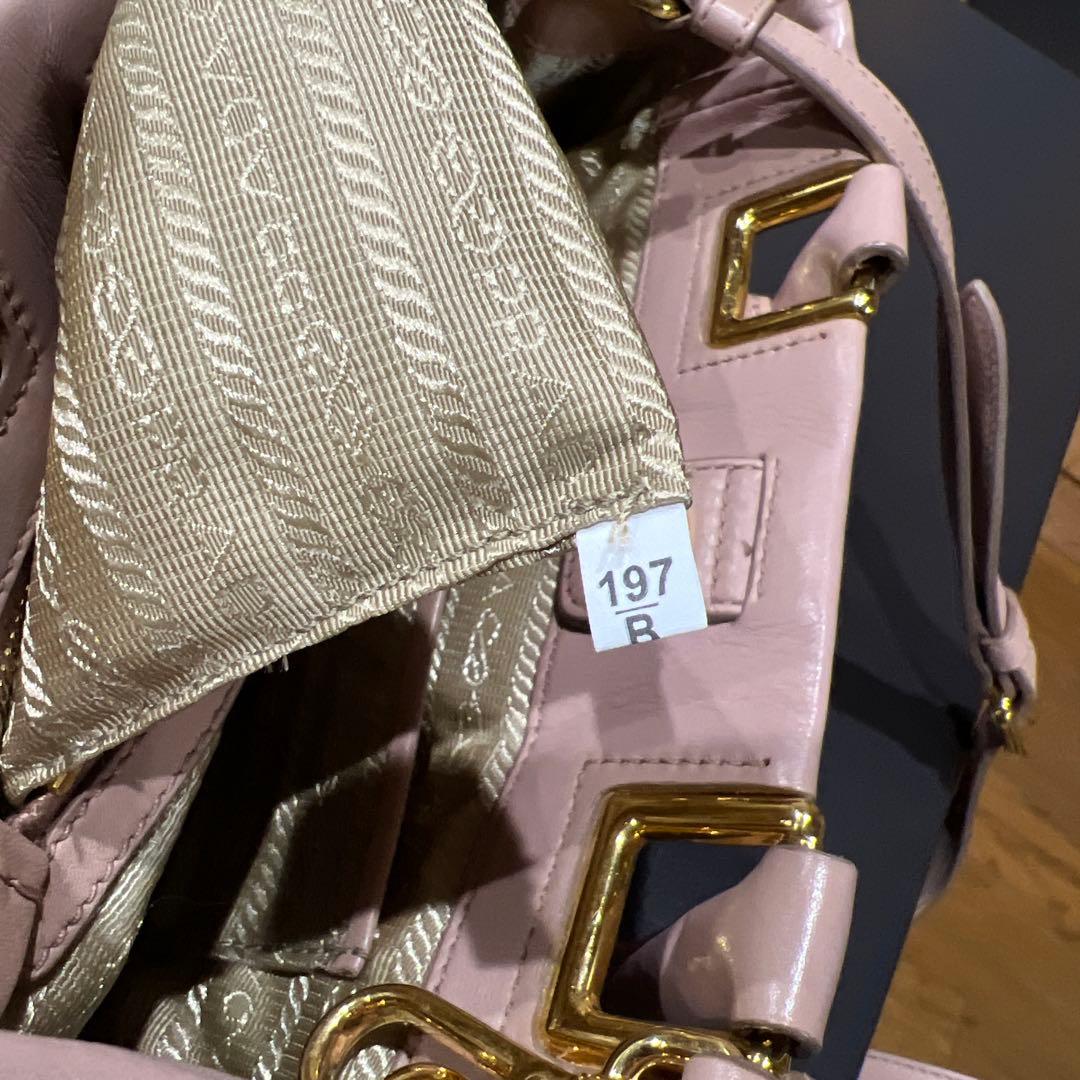 PRADA ピンク レザー ハンドバッグ