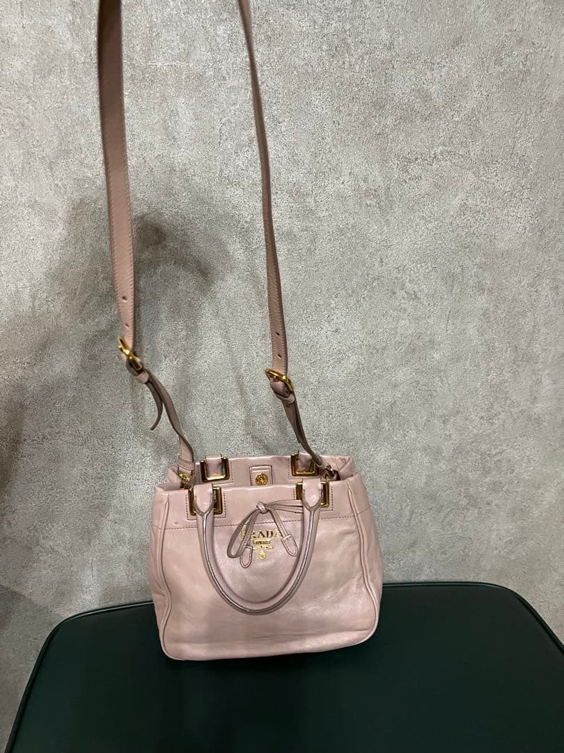 PRADA ピンク レザー ハンドバッグ