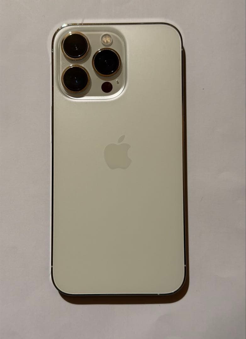 iPhone 13 Pro 512GBシルバー本体 Lightningケーブル付