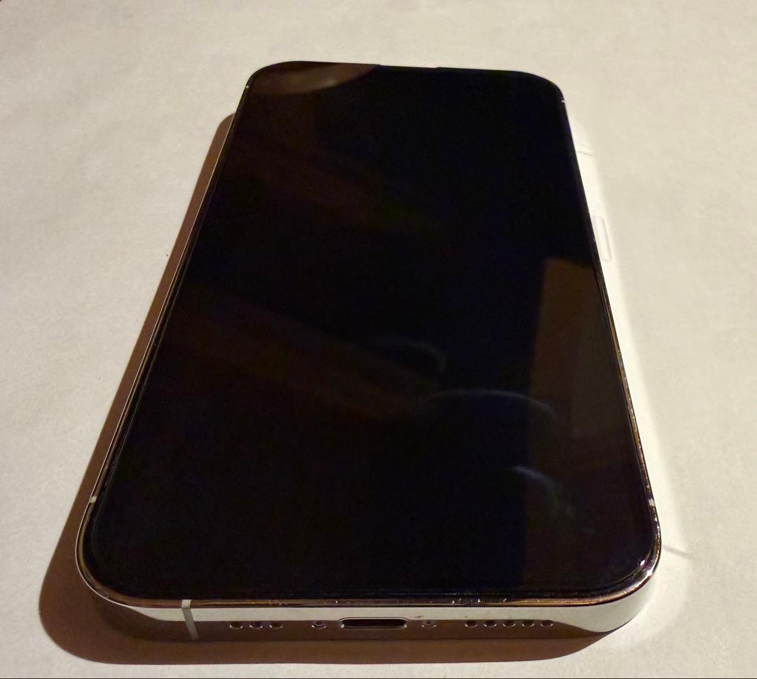 iPhone 13 Pro 512GBシルバー本体 Lightningケーブル付