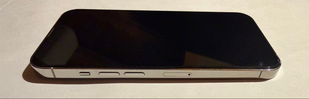 iPhone 13 Pro 512GBシルバー本体 Lightningケーブル付