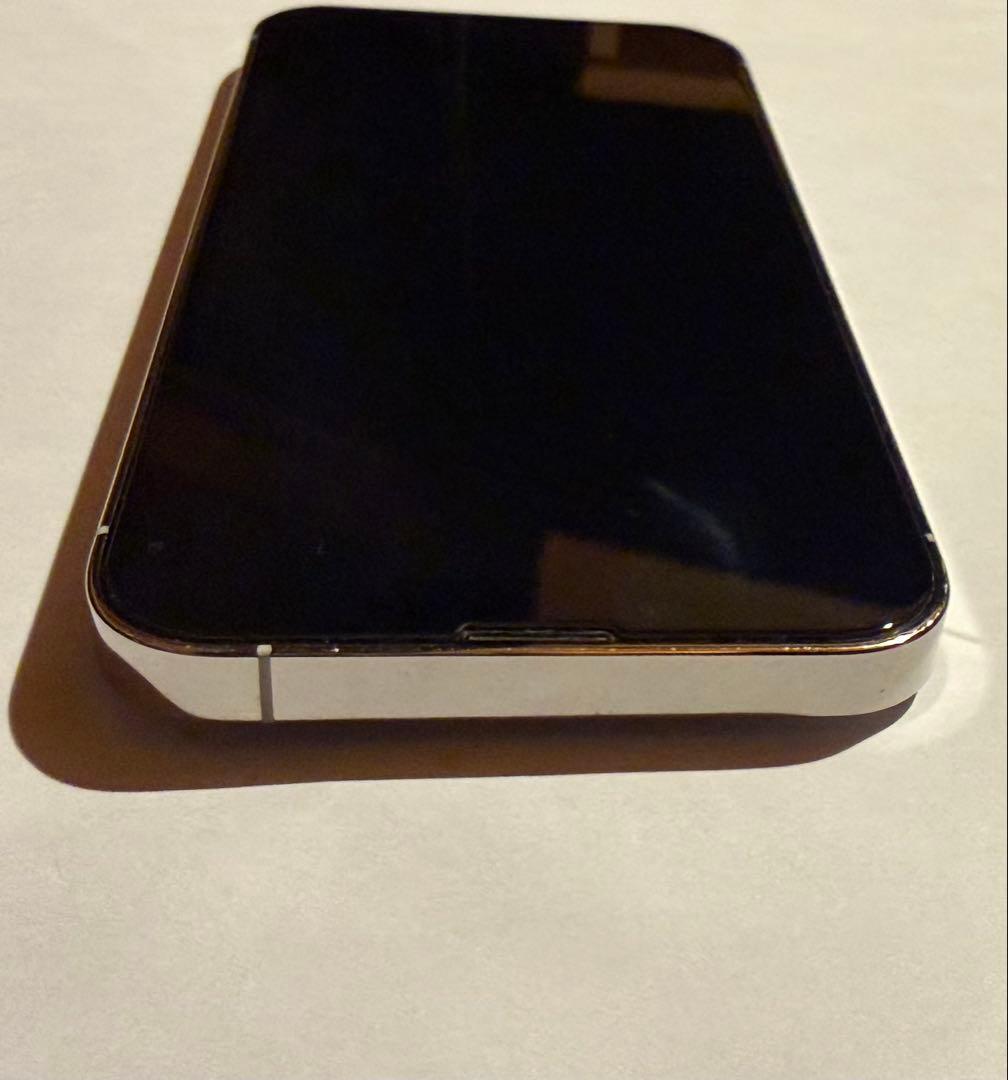 iPhone 13 Pro 512GBシルバー本体 Lightningケーブル付