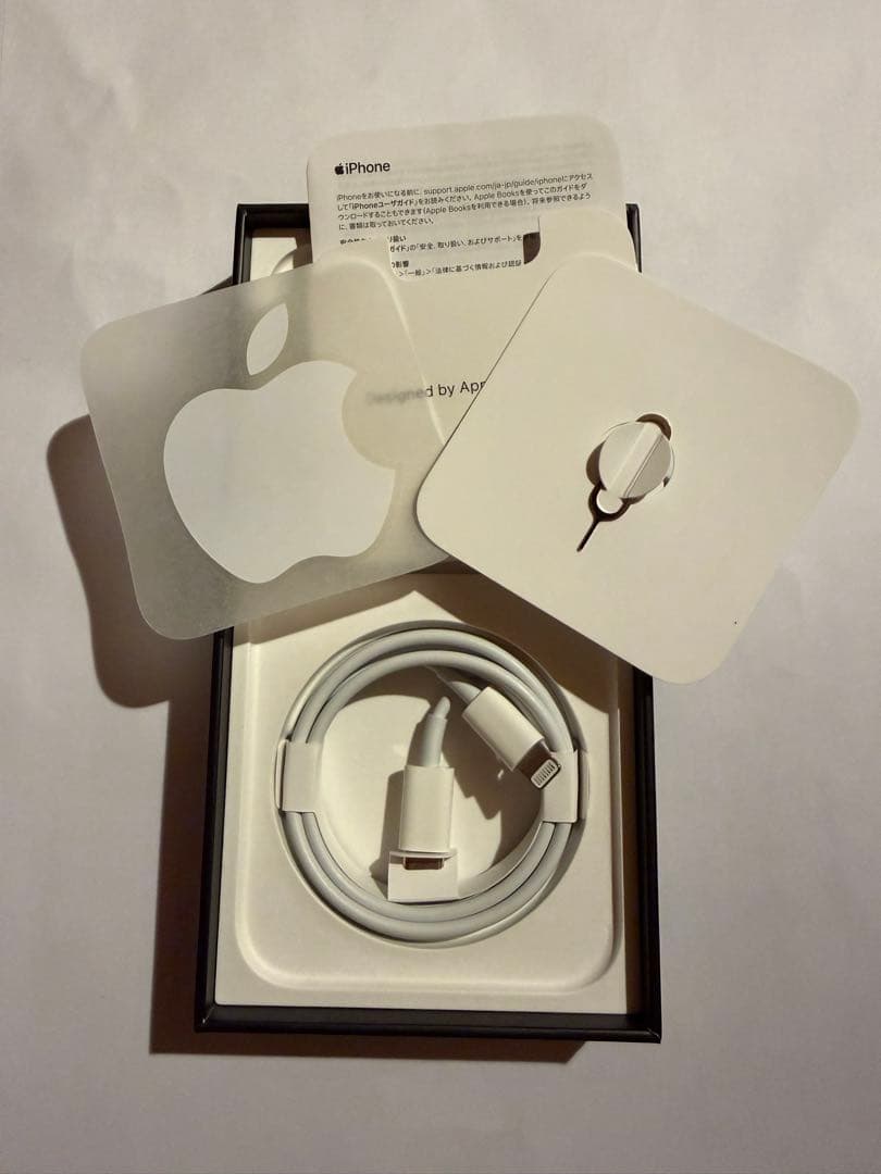 iPhone 13 Pro 512GBシルバー本体 Lightningケーブル付