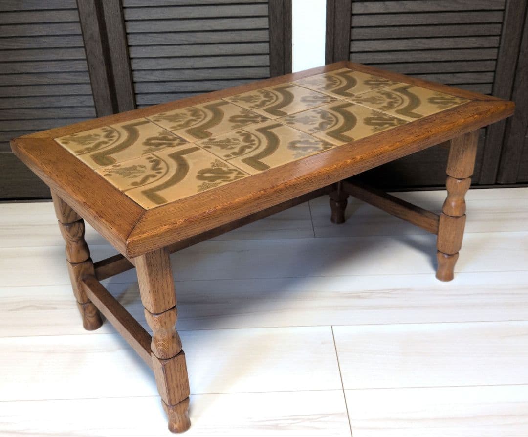 ルーマニア製　オールドビンテージ　ネストテーブル タイルトップ ヨーロピアン