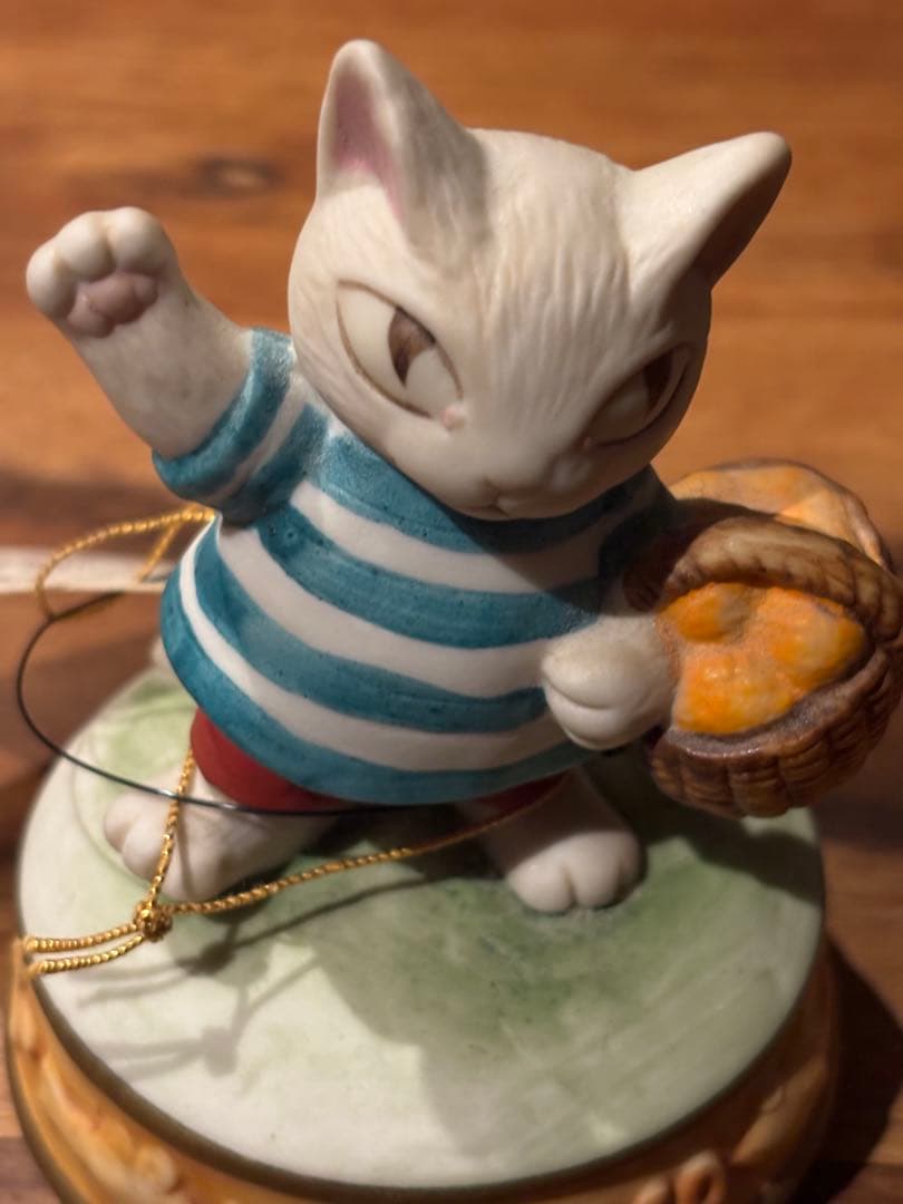 ヨーヨーの猫つまみ ココ 雨に濡れても オルゴール