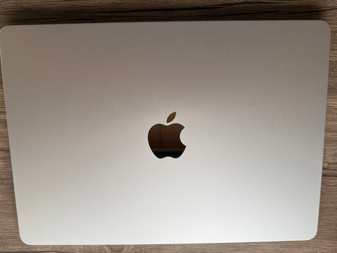 MacBook Air M2 シルバー（8GBメモリ　256GBSSD）