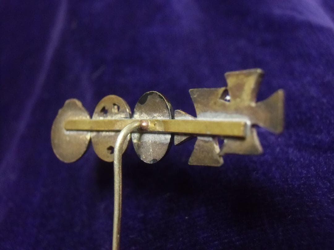ＢＷドイツ軍/連邦軍＊１９５７年制定５連襟用ミニチュア勲章ピン（実物）