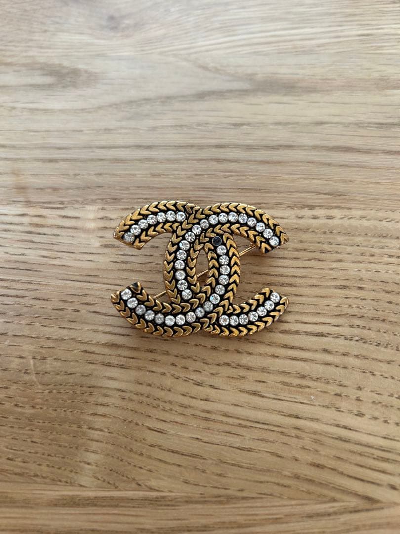 CHANEL ブローチ　ラインストーン