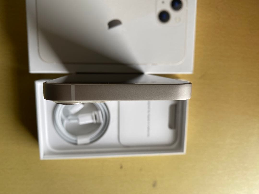 Apple iPhone 13 128GB スターライト 海外シンガポール 新同