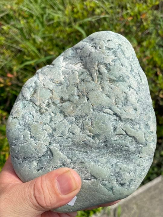 1884g 宮崎海岸　海石　翡翠　原石　糸魚川　翡翠