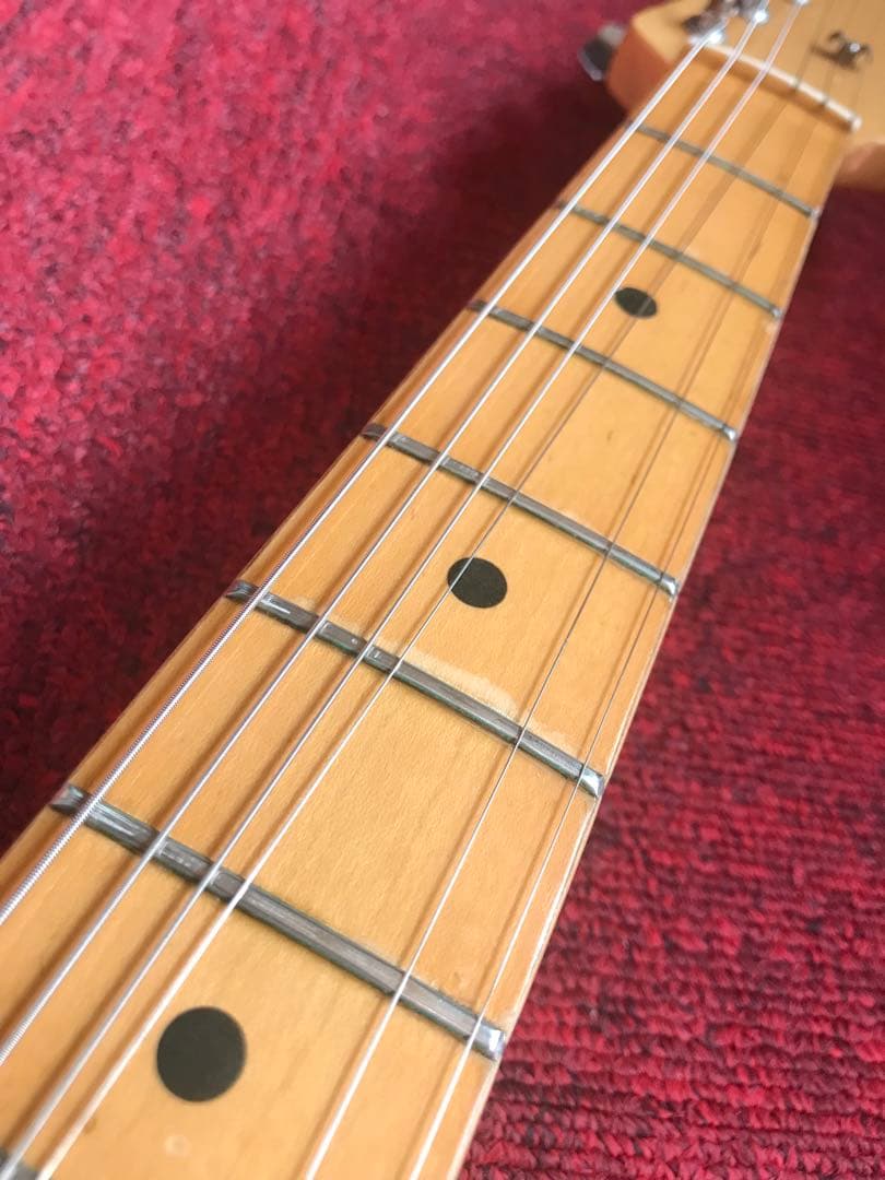 エレキギター  FOUNDER　ストラトタイプ