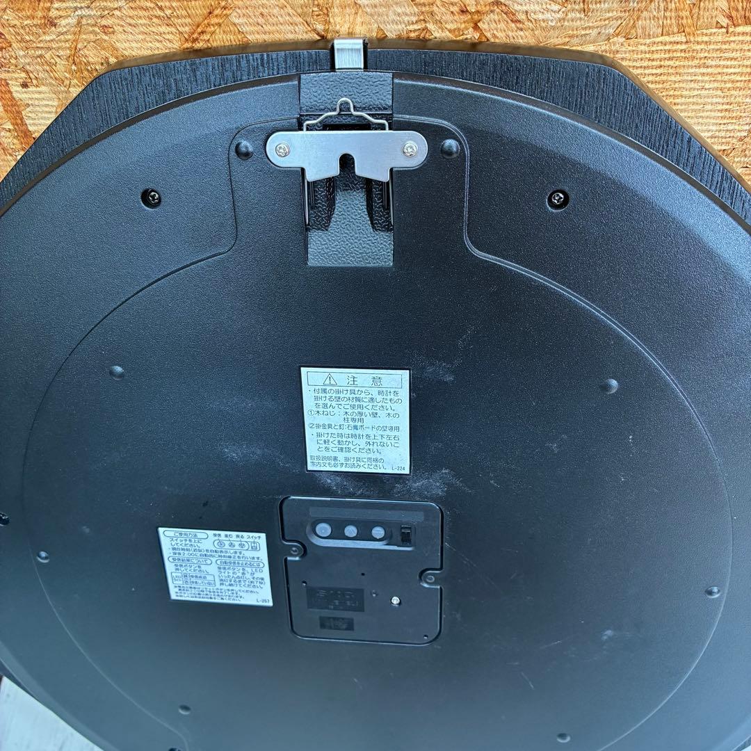 0650 SEIKO SF502B 電波ソーラークロック　掛時計　電波時計