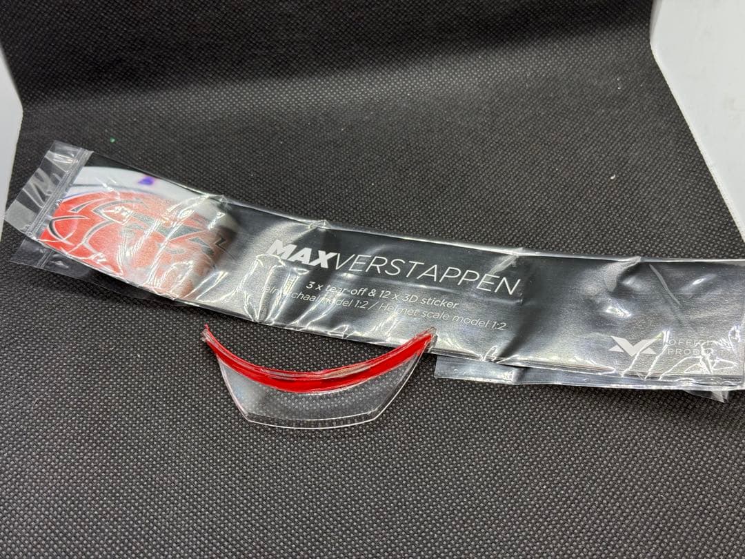 1/2ヘルメット レッドブル M.フェルスタッペン 2024 チャンピオン仕様