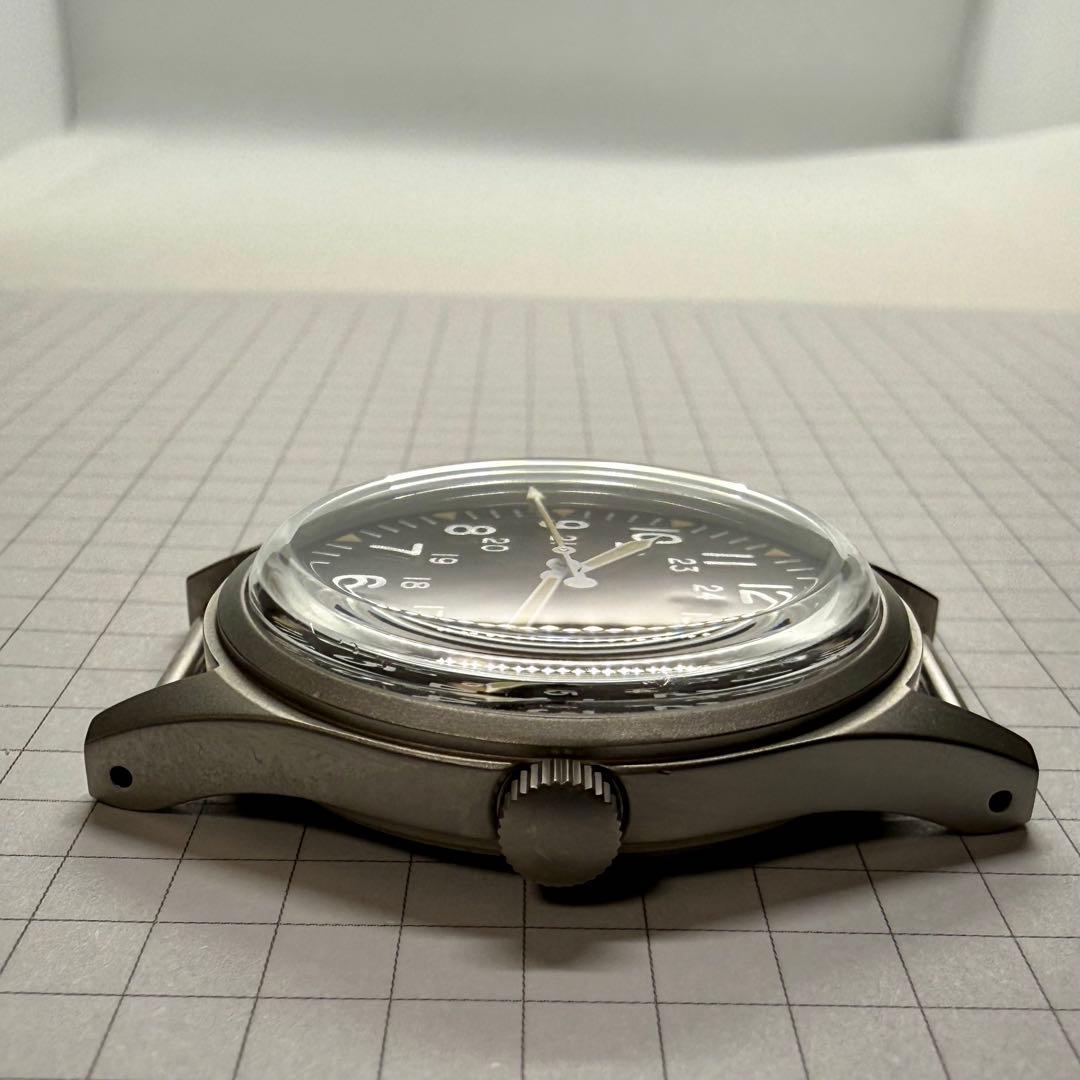 Militado ML07｜VH31スイープクォーツ搭載｜サファイアドーム風防