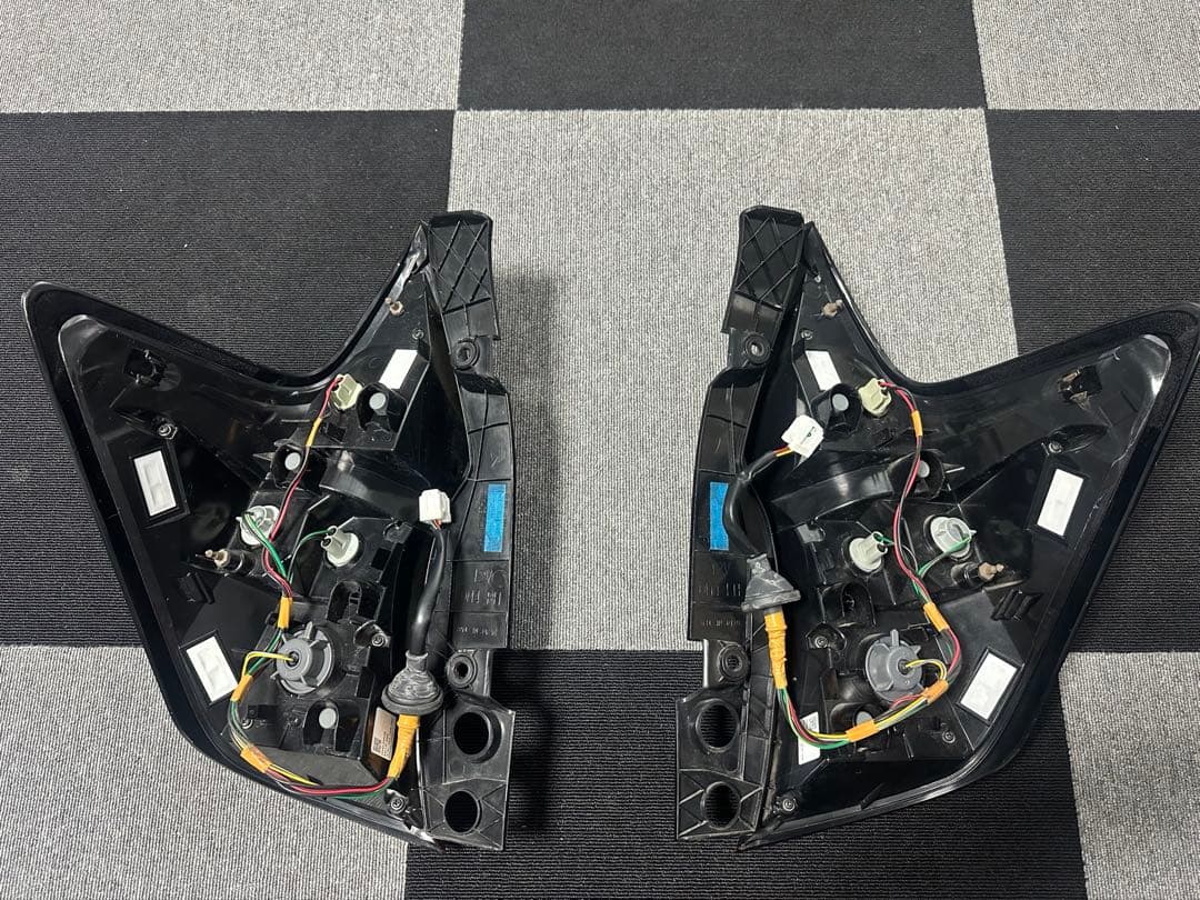 日産ノート E12 後期用テールランプ ハーネス付き左右セット