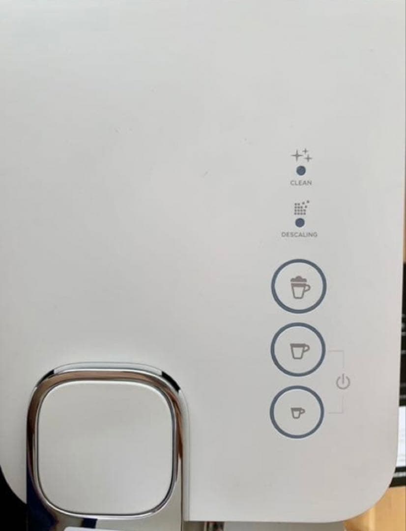 ネスプレッソ　F111 カプセル式コーヒーメーカー　ラティシマ•ワン　2021年