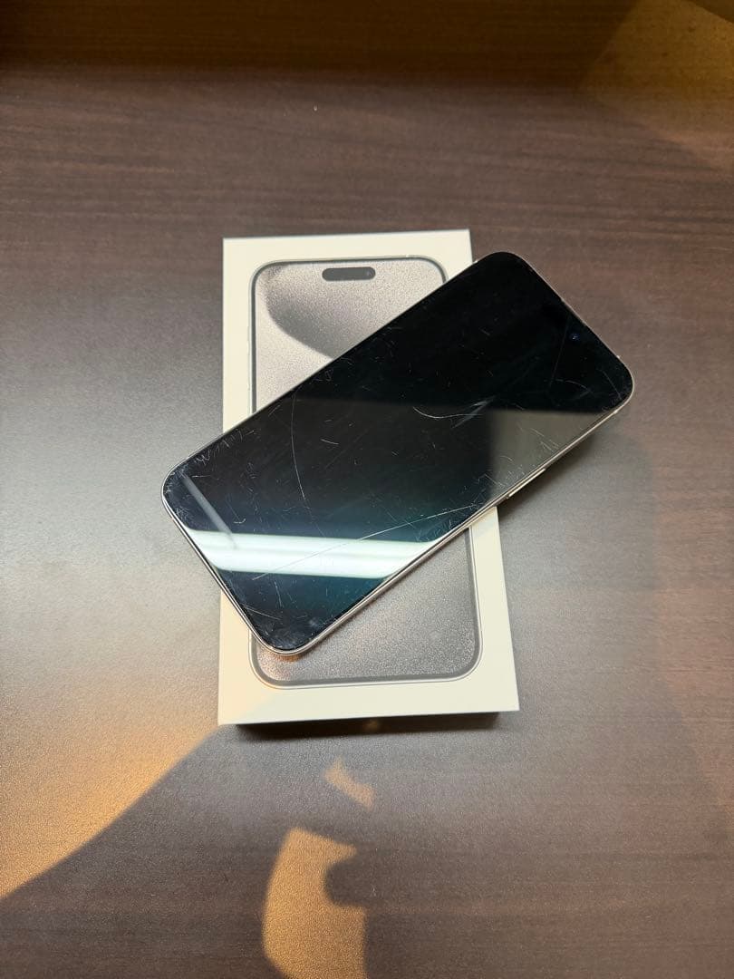 iPhone 15 Pro Max 256GB 本体　simフリー