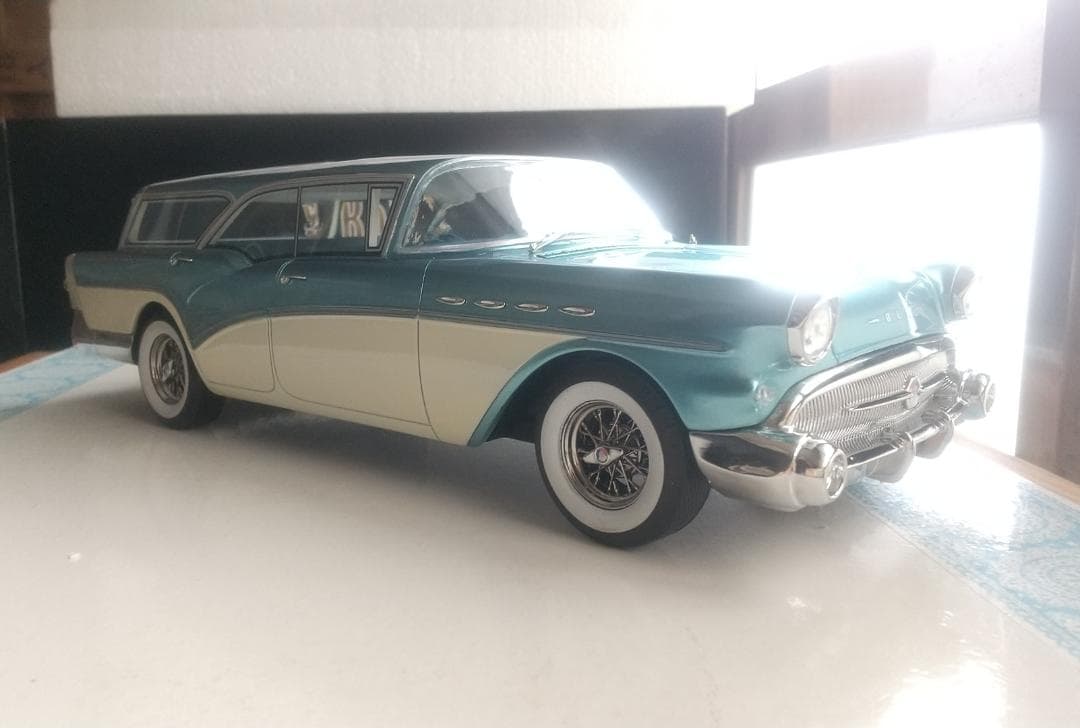 ミニカー BoS Buick Century Caballero Estate 1:18