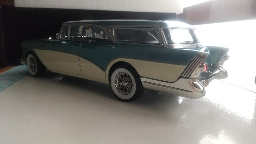 ミニカー BoS Buick Century Caballero Estate 1:18