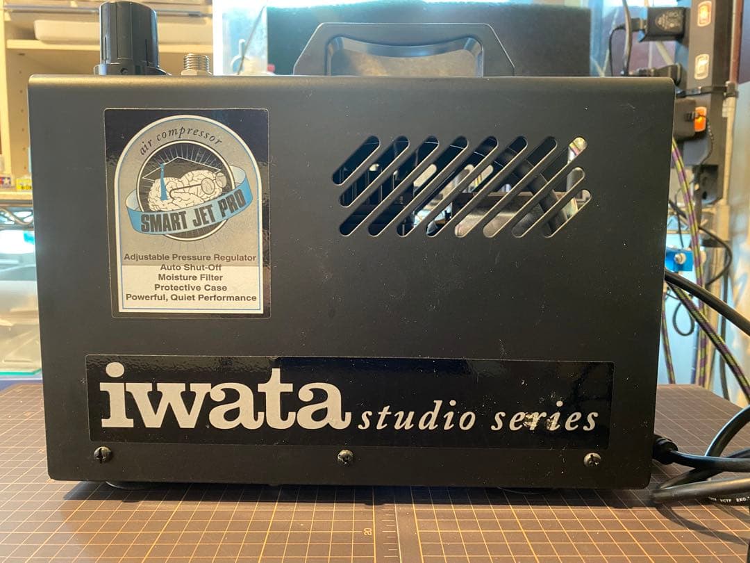 アネスト岩田　is-875 コンプレッサー　模型制作　塗装