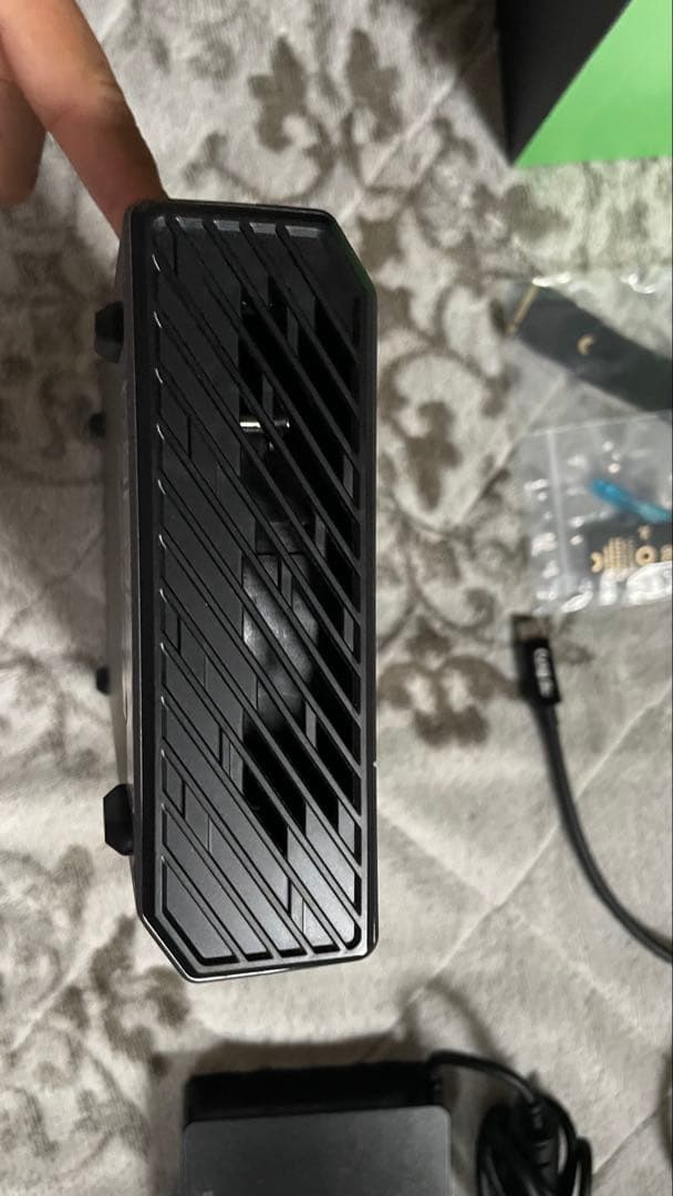 AOOSTAR XG76 EGPU RX7600M OCuLinkとUSB4接続