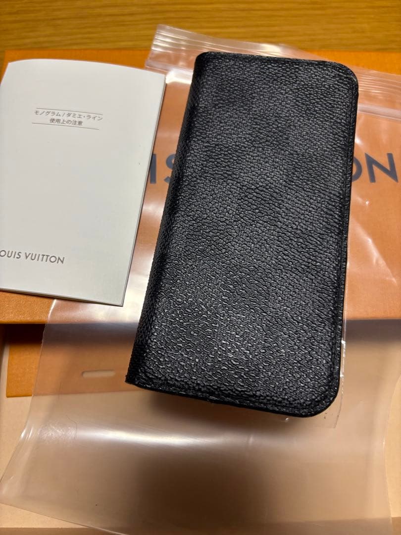 LV iPhoneSEケース