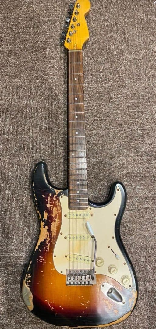 今月迄の出品【ラッカー塗装】ストラトキャスター　ビンテージ ハードレリック