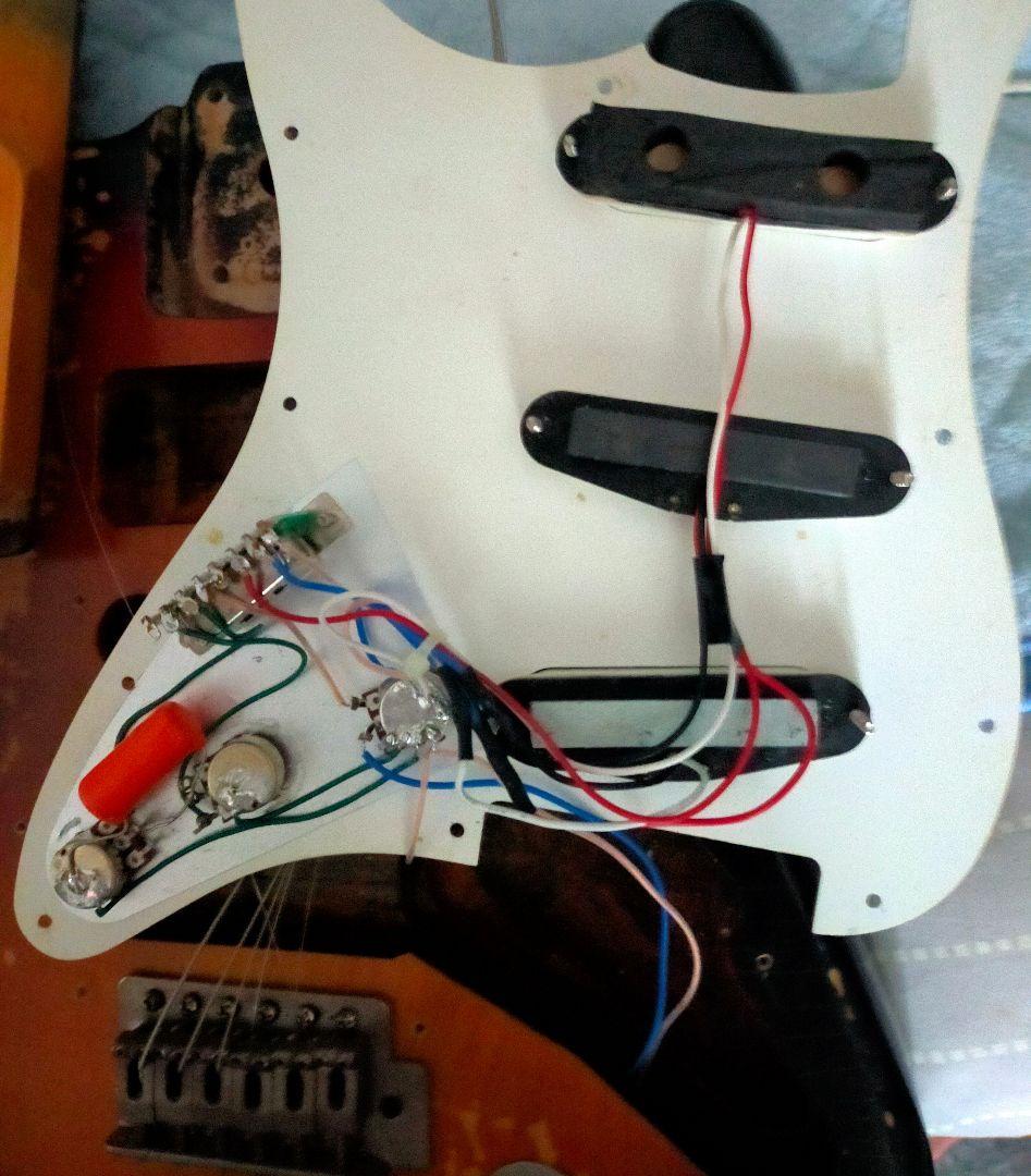 今月迄の出品【ラッカー塗装】ストラトキャスター　ビンテージ ハードレリック