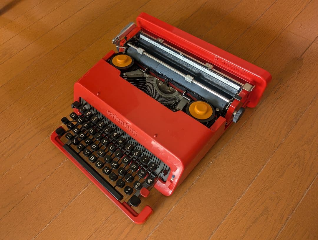 Olivetti オリベッティ タイプライター 赤いバケツ ケース
