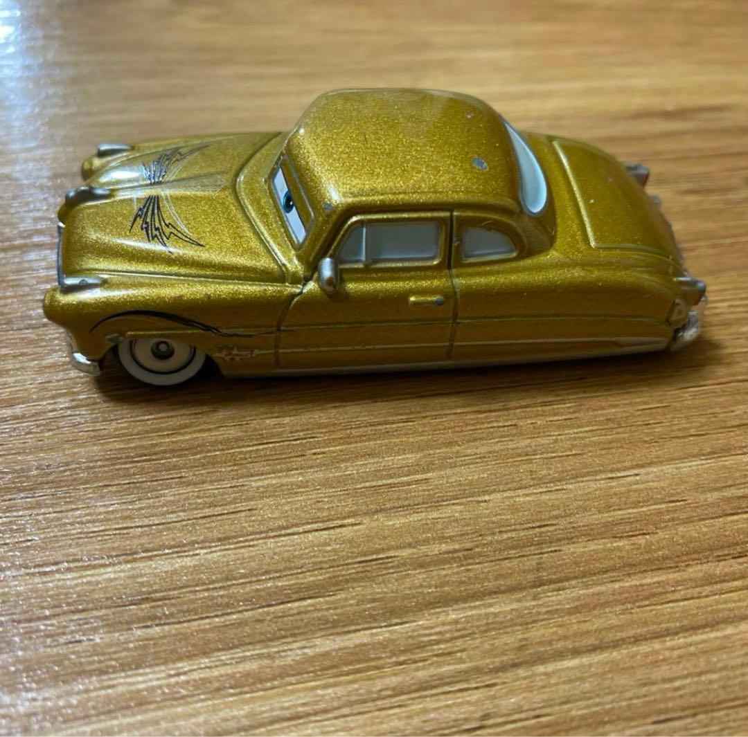激レア　トミカ カーズ ドック・ハドソン カスタムタイプゴールド