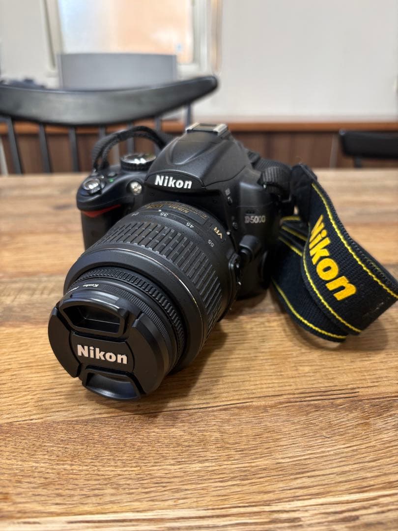 【美品】Nikon D5000 完動品　デジタル一眼レフカメラ