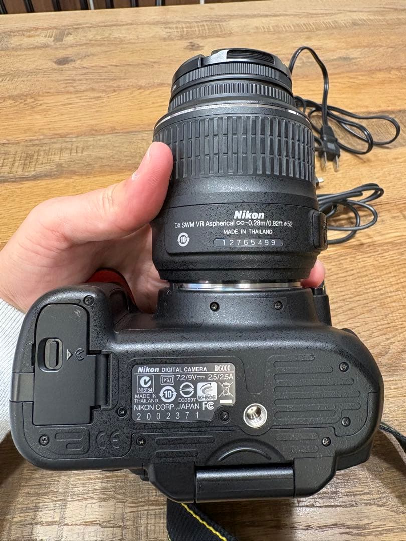 【美品】Nikon D5000 完動品　デジタル一眼レフカメラ