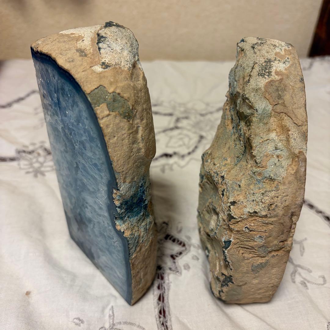 ブルーメノウ（青瑪瑙）本立て・鑑賞用約2.5kg　原石アゲート